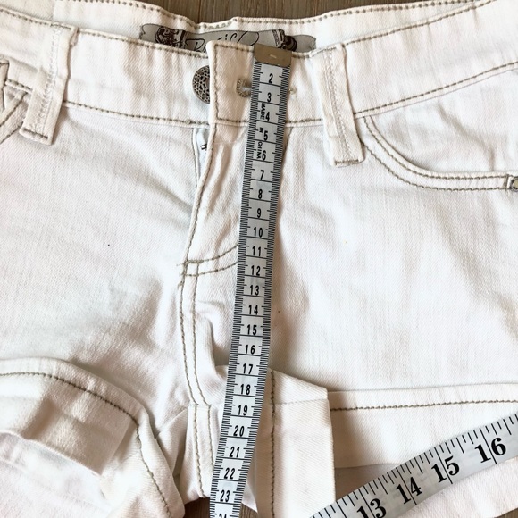 White jeans shorts - Picture 5 of 6